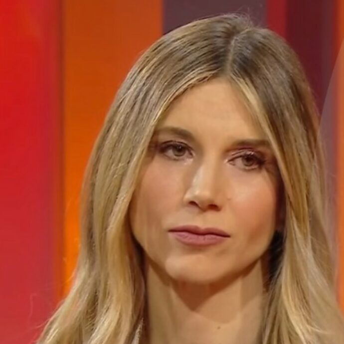 “Così sei cattiva”: Caterina Balivo coglie alla sprovvista Nicoletta Romanoff. Momento d’imbarazzo a “La volta Buona”