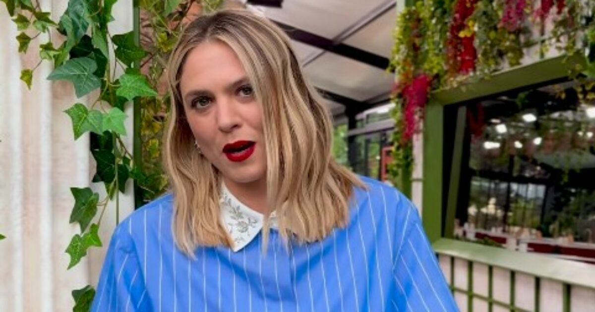 “Prima mi dicevano ‘sei una dea’, poi ‘questa è una zingara di mer**’. Ma non mi faccio condizionare dagli insulti di uno che non so come si chiama”: parla Brenda Lodigiani “Prima mi dicevano ‘sei una dea’, poi ‘questa è una zingara di mer**’. Ma non mi faccio condizionare dagli insulti di uno che non so come si chiama”: parla Brenda Lodigiani