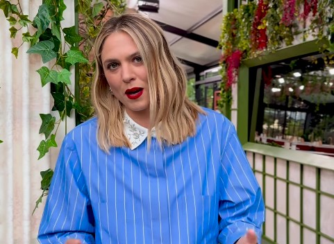 “Prima mi dicevano ‘sei una dea’, poi ‘questa è una zingara di mer**’. Ma non mi faccio condizionare dagli insulti di uno che non so come si chiama”: parla Brenda Lodigiani