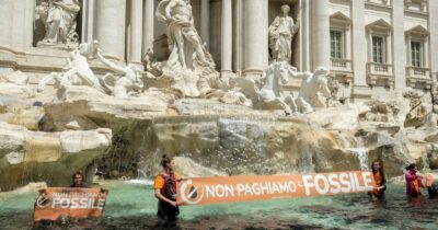 Copertina di Fontana di Trevi:  assolti nove attivisti