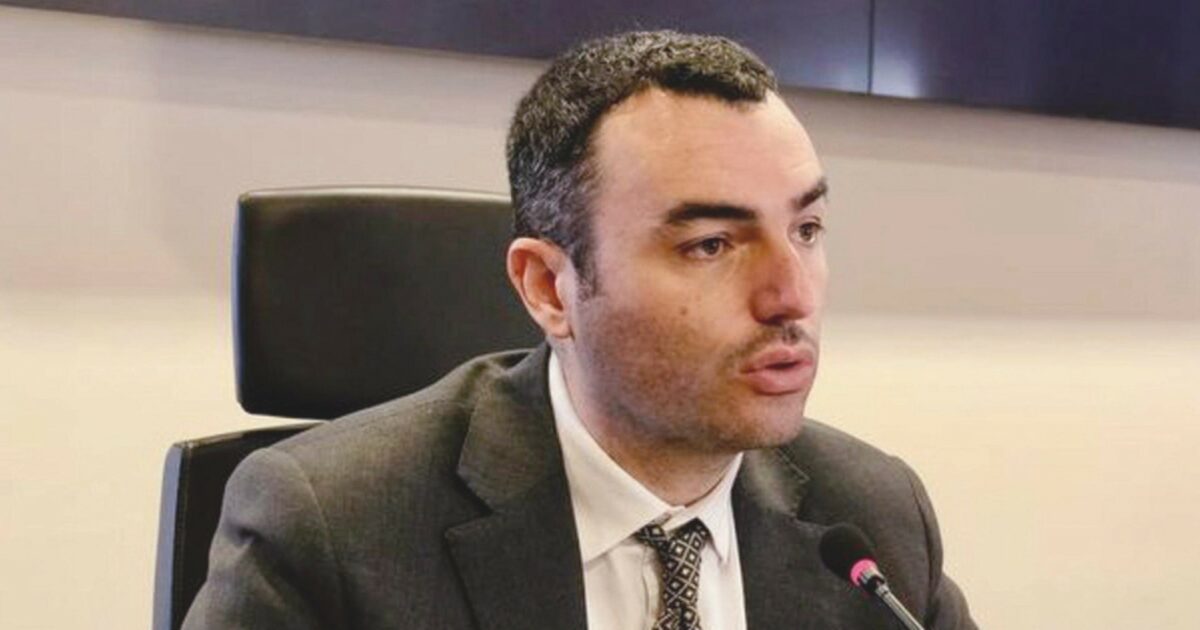 Corruzione in Puglia: l’assessore Delli Noci si dimette. Il gip decide sugli arresti domiciliari Corruzione in Puglia: l’assessore Delli Noci si dimette. Il gip decide sugli arresti domiciliari