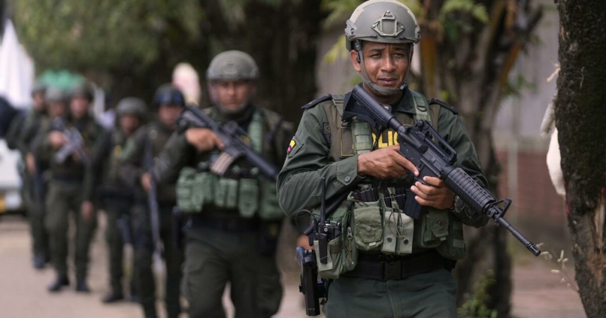 La Colombia spera nel Vaticano per mediare con i guerriglieri di Eln. “Hanno dimenticato i poveri, li uccidono”
