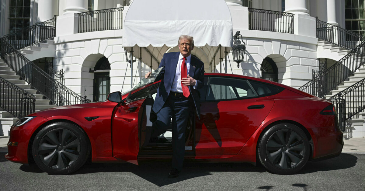 la rissa trump musk affossa le azioni di tesla il gruppo a rischia di perdere oltre un miliardo di profitti
