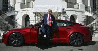 La rissa Trump- Musk affossa le azioni di Tesla. Il gruppo rischia di perdere un miliardo di profitti