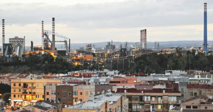 Ilva, il governo conferma: 6mila in cassa integrazione. E Urso rispolvera il quarto operatore interessato. Sindacati: “Sciopero immediato”