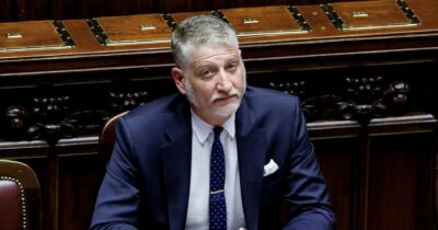 Copertina di Scoppia la  tregua lavoratori cinema-Giuli, ma la Lega vuole estromettere  il ministro