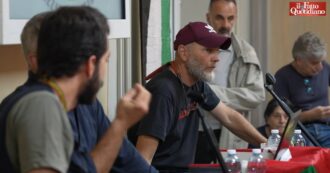 Copertina di Nave con armi per Israele, la mobilitazione dei portuali di Genova: “I colleghi francesi hanno bloccato il carico, ma vigiliamo”