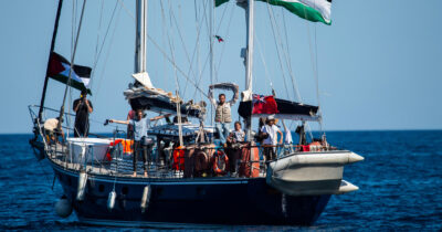 Copertina di Freedom Flotilla, la nave con Greta Thunberg diretta a Gaza ha raggiunto l’Egitto