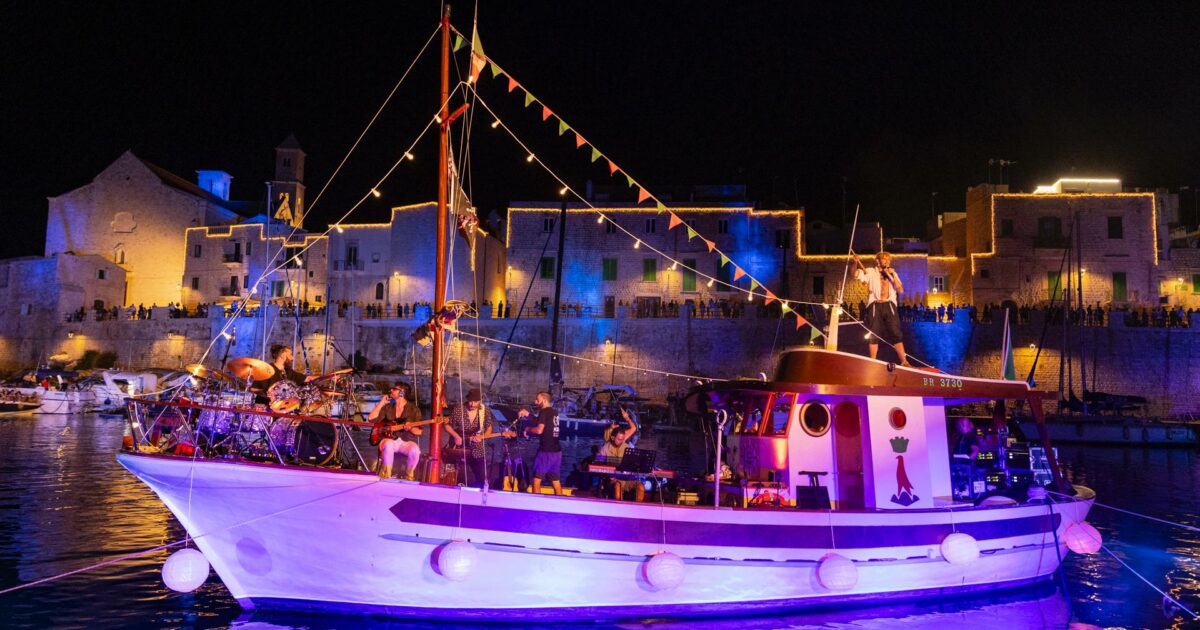 Porto Rubino: al Festival itinerante in Puglia tra musica e mare con Clementino, Niccolò Fabi e Levante. Gran Finale con un speciale tributo a Lucio Dalla Porto Rubino: al Festival itinerante in Puglia tra musica e mare con Clementino, Niccolò Fabi e Levante. Gran Finale con un speciale tributo a Lucio Dalla