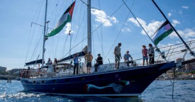 Copertina di La nave pro-Pal oggi nelle acque di Gaza