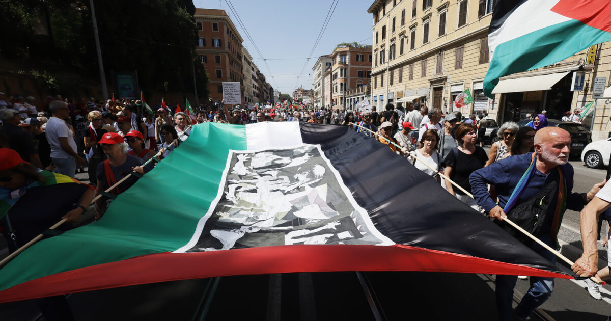 dopo mesi di arrabbiature davanti al tg sono andato in piazza per gaza e lì ho trovato tanti come me