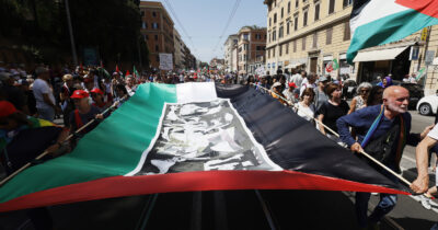 Copertina di “Dopo mesi di arrabbiature davanti al tg, sono andato in piazza per Gaza. E lì ho trovato tanti come me”