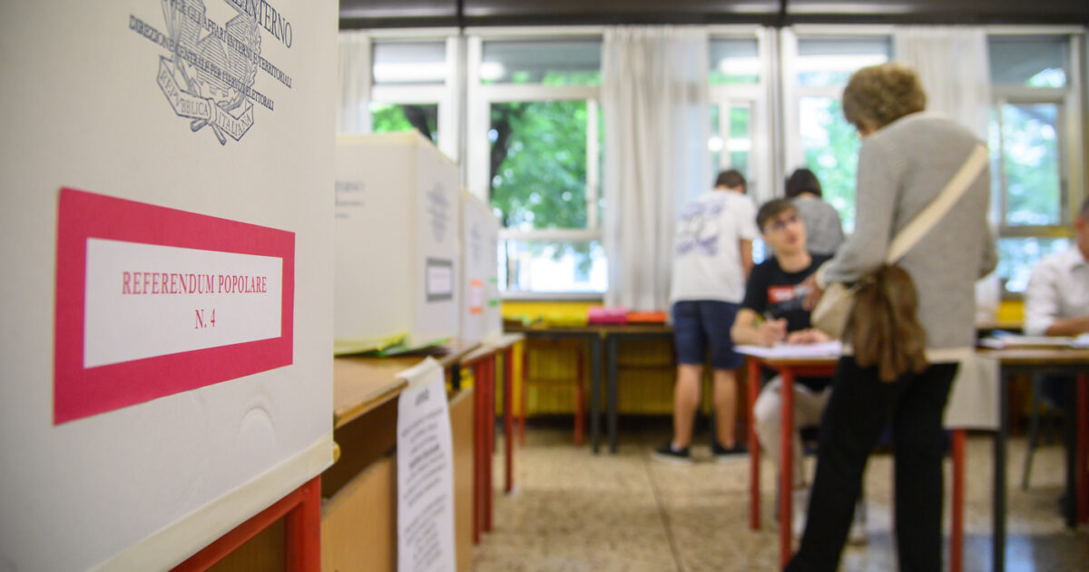 Referendum, l’affluenza alle 12 è del 7,4%: il dato più alto in Emilia Romagna Referendum, l’affluenza alle 12 è del 7,4%: il dato più alto in Emilia Romagna