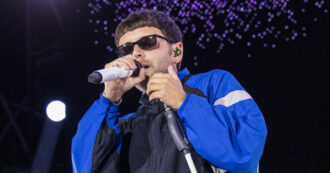 Copertina di Gazzelle in concerto al Circo Massimo di Roma: "Non mi va di andare via, ma mi fermerò per un po'"