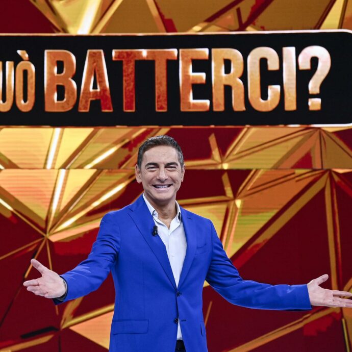 Marco Liorni a suo agio nel ruolo di giocatore-conduttore a “Chi può batterci?”: show di Max Tortora e Gabriele Vagnato