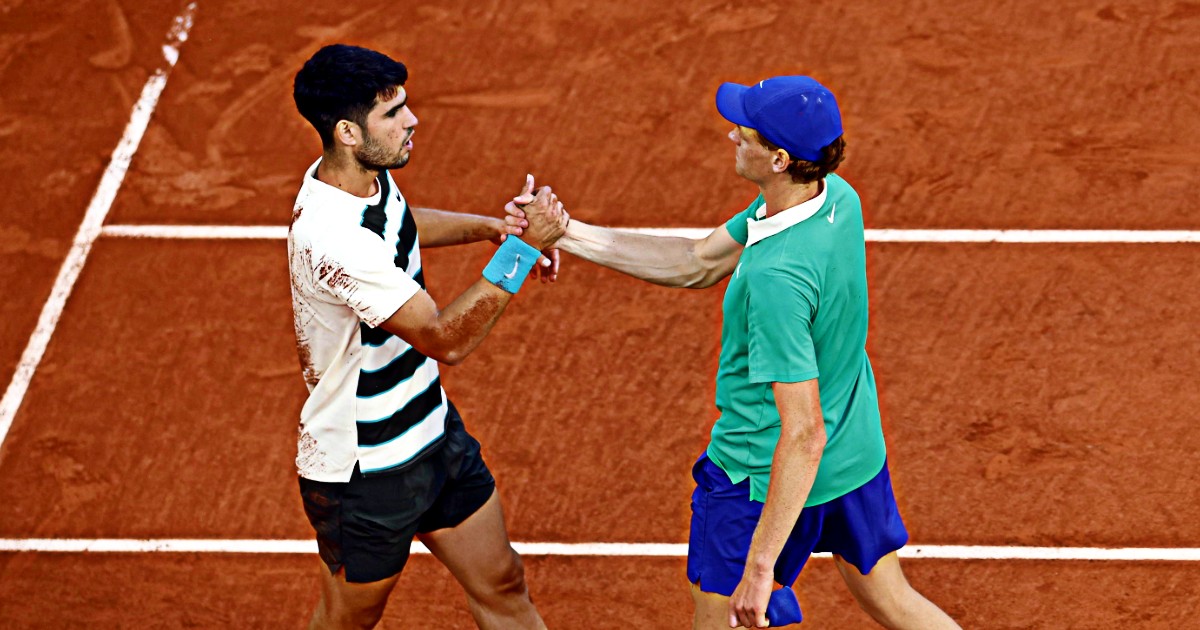 Roland Garros, Alcaraz si conferma dominatore della terra. Per Sinner è una mazzata: ha dato tutto sé stesso Roland Garros, Alcaraz si conferma dominatore della terra. Per Sinner è una mazzata: ha dato tutto sé stesso