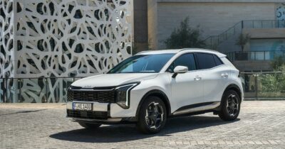 Copertina di Kia Sportage 2025: tecnologia, spazio e versatilità per ogni viaggio – FOTO