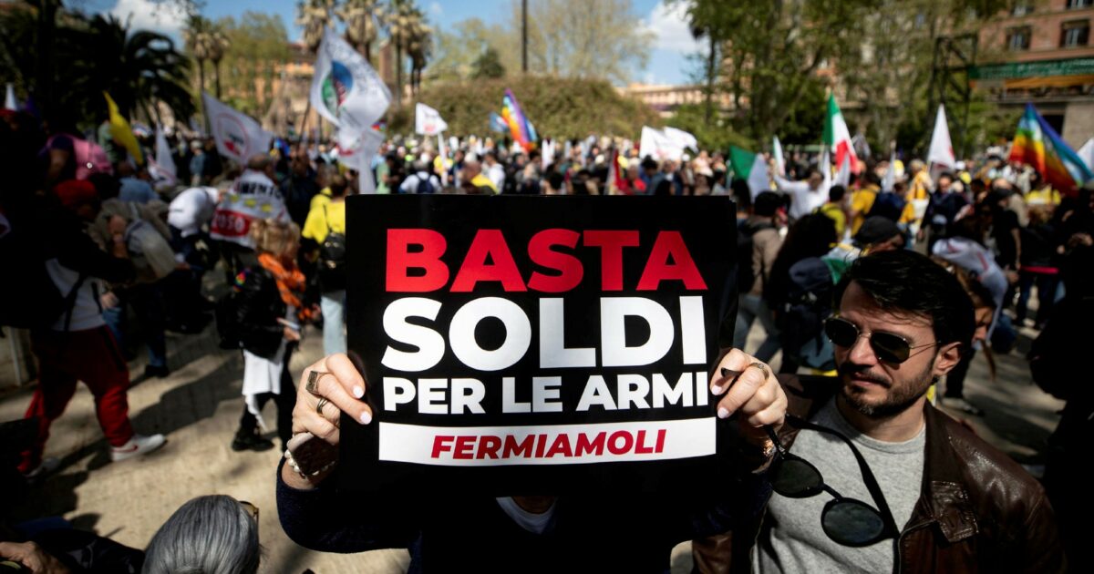 Scuola, sicurezza e sanità: le tre ‘S’ che gli italiani chiedono verranno affossate dalle spese per il riarmo Scuola, sicurezza e sanità: le tre ‘S’ che gli italiani chiedono verranno affossate dalle spese per il riarmo