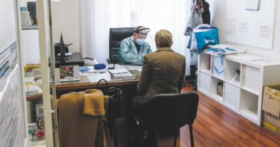 Copertina di Sempre meno oneri e maggiori onori: il medico di base vuole demandare tutto?