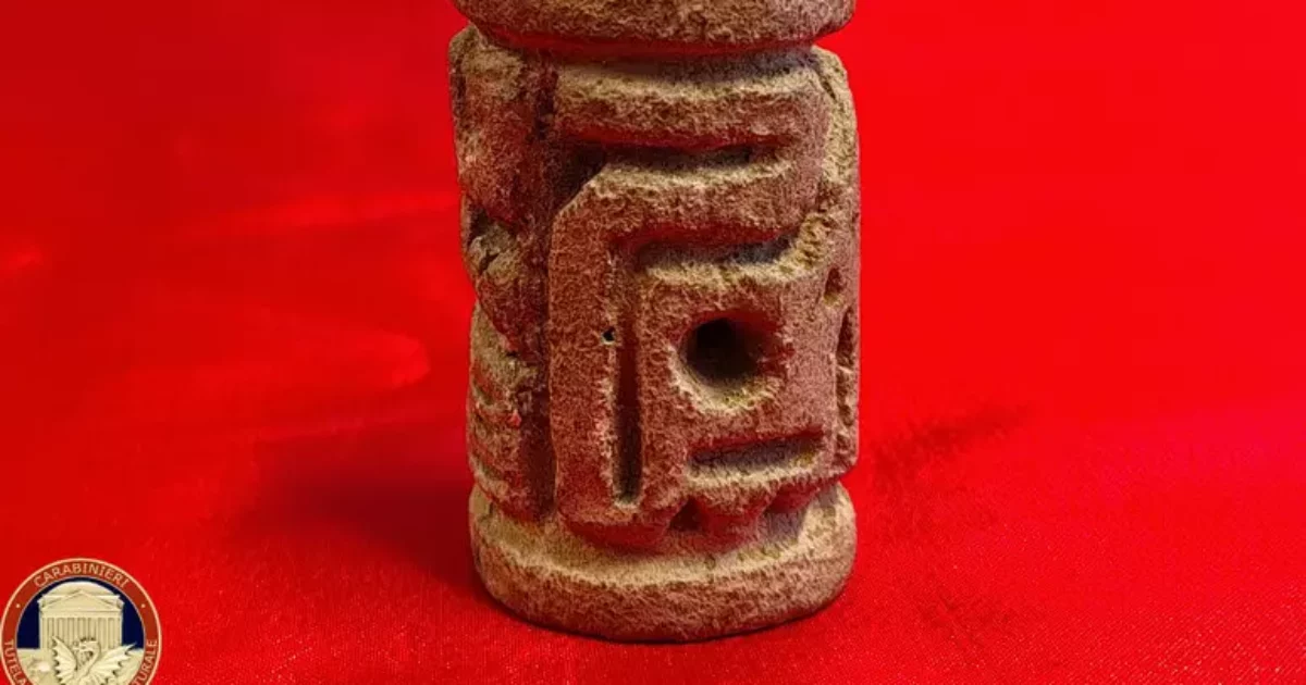 “Sembra antico”: trova in casa uno strano oggetto e lo vende online, poi la scoperta incredibile dei carabinieri