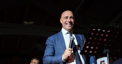 Copertina di Ballottaggi, Taranto al centrosinistra: vince Bitetti. A Matera la destra ribalta il risultato: Nicoletti è il nuovo sindaco