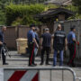 Copertina di Garlasco, trovato un capello di 3 centimetri nella spazzatura di casa Poggi: previste analisi del Dna