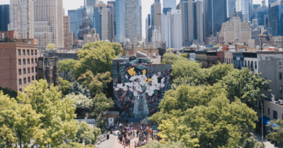 Copertina di Botanic Pulse, il primo ecomurale della non-profit italiana Yourban 2030 sui muri di Hell’s Kitchen Park