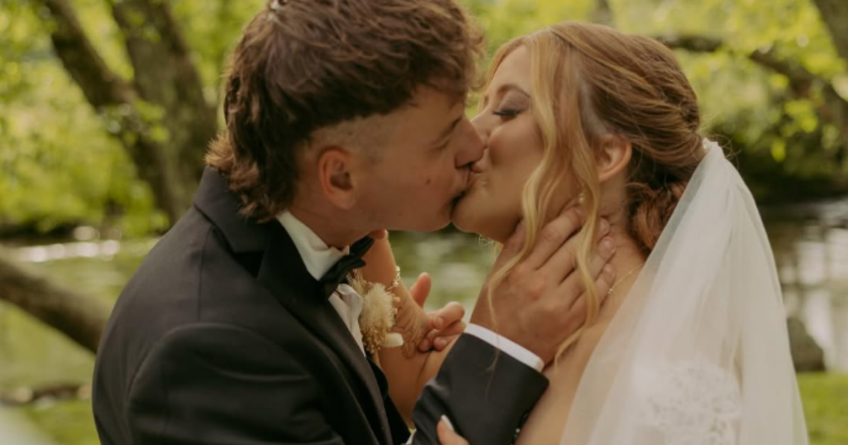 “E’ stato il momento in cui mi sono sentita più vicina a lui dalla tragedia”: sposa entra in chiesa e sente il battito del bimbo che ha ricevuto il cuore del figlio defunto