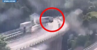 Copertina di Tragedia sfiorata sull’A23, due tir in contromano in direzione Udine: bloccati dalla polizia – Video