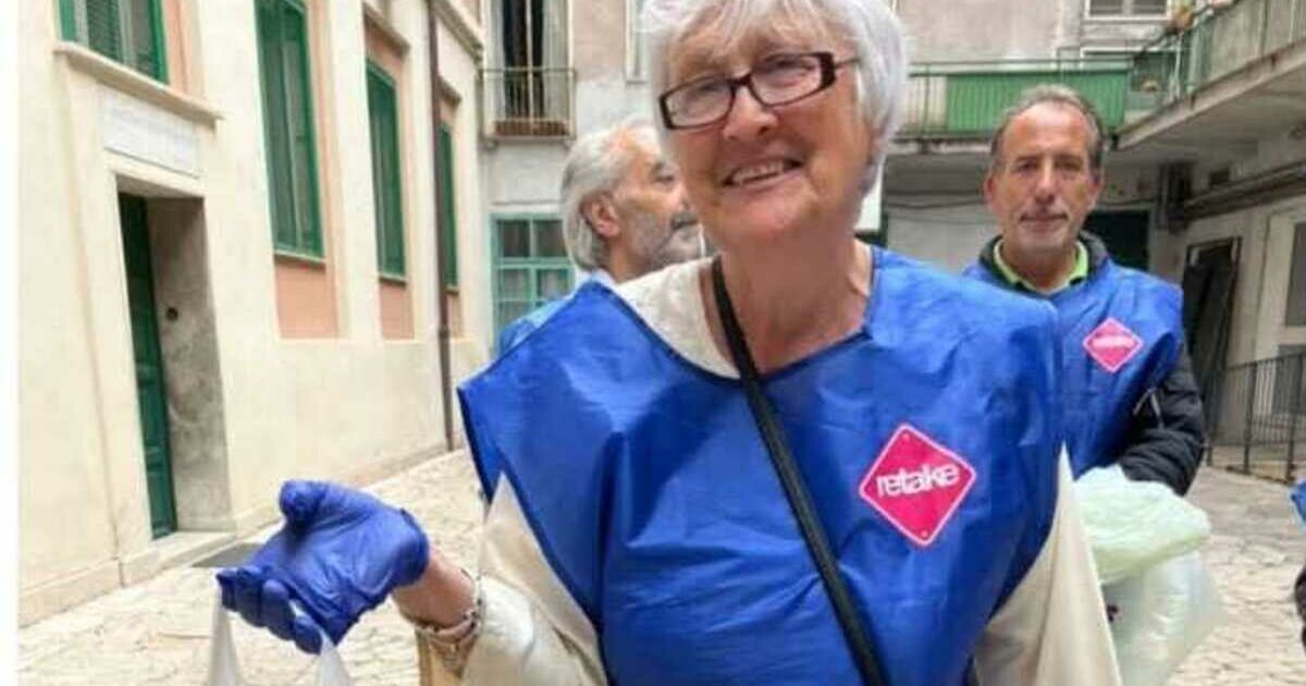 rifiuti dei turisti monopattini e mobili rotti cos236 beatrice e i volontari di retake puliscono roma ogni giorno