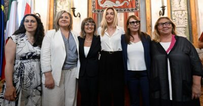 Copertina di La squadra Salis: sei donne su undici e qualche riciclato