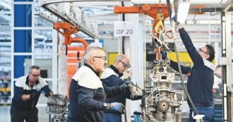 Copertina di Stellantis ferma Mirafiori per tre giorni: scontro tra azienda e Fiom sui motivi