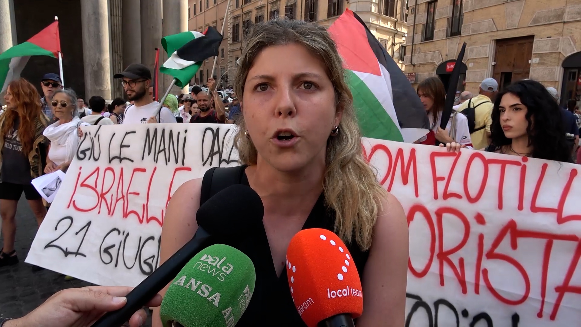 “Inaccettabile quello che è successo alla Freedom Flotilla, Israele criminale”: sit in a Roma “Inaccettabile quello che è successo alla Freedom Flotilla, Israele criminale”: sit in a Roma