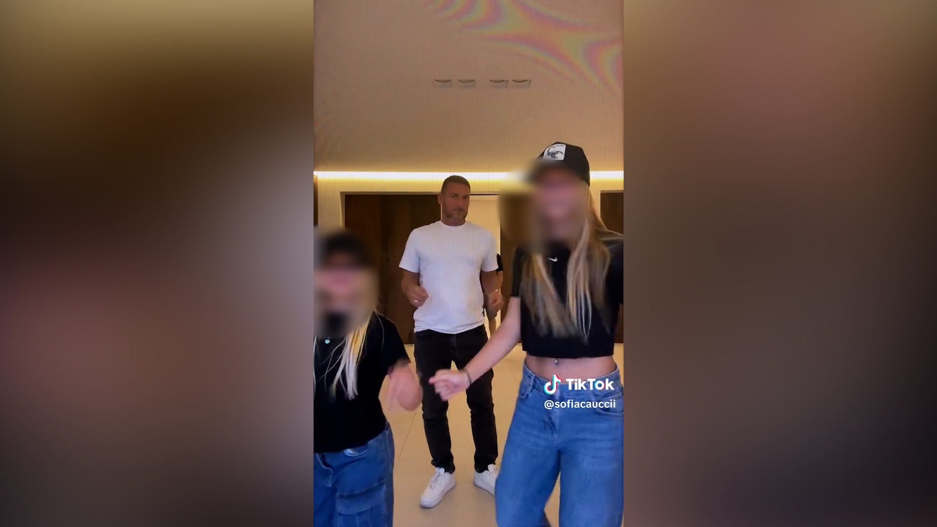 francesco totti versione ballerino il balletto su tiktok con sofia caucci e la figlia isobel 8211 video