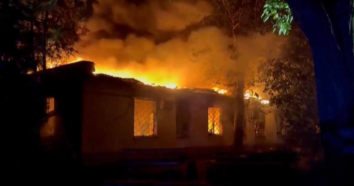 incendi e vittime i video dei terrificanti attacchi dei droni russi su odessa colpito un ospedale