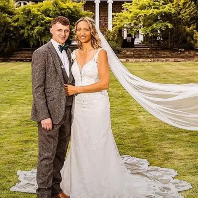 “È scoppiato il finimondo prima del matrimonio”. Durante la colazione scatta la rissa e arriva la polizia: il racconto della sposa in lacrime