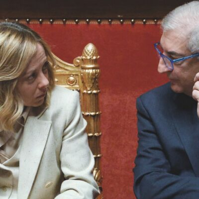 Copertina di Bilancio Ue, più soldi a Zelensky e per i migranti: ecco il piano italiano