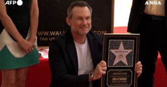 Copertina di Christian Slater riceve la stella sulla Hollywood Walk of Fame dopo 50 anni di carriera – Video