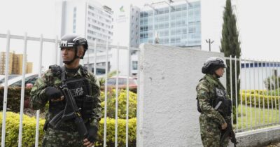 Copertina di Colombia, attentati delle ex-Farc alle stazioni di polizia. Procura: “Vogliono destabilizzare il Paese”