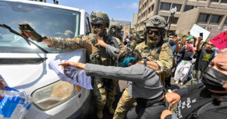 Arresti di massa a Los Angeles. Wp: “9mila migranti a Guantanamo, anche italiani”. Tajani: “Non serve, li rimpatriamo”