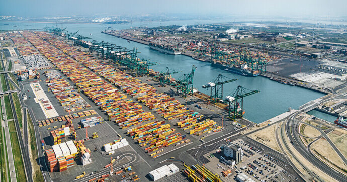 Trump: “Fatto l’accordo con la Cina, arriveranno le terre rare e ridurremo i dazi”. Il Wsj: “Restano al livello di maggio”