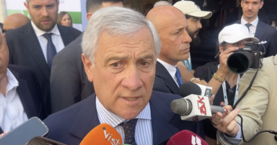 Copertina di Cittadinanza, Tajani replica a Salvini: “Non conosce bene nostra proposta. Sbagliato dire no a prescindere”
