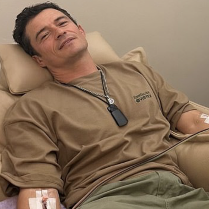 Orlando Bloom si sottopone a un trattamento da 12mila euro per rimuovere microplastiche e sostanze chimiche tossiche dal suo sangue