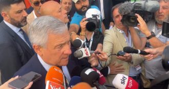 Copertina di Tajani: “Gli italiani irregolari in Usa non andranno a Guantanamo, noi siamo pronti ad accoglierli” – Video