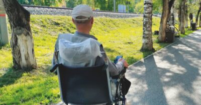 Copertina di Disabili e vessati: “Lo Stato non paga più batterie e ruote delle carrozzine”