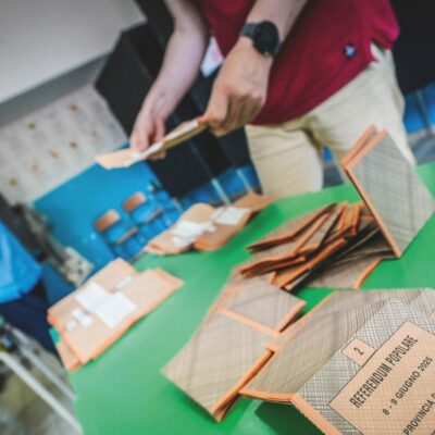 Copertina di Referendum, Sì al lavoro e No alla cittadinanza: le due sinistre tra Ztl e periferie