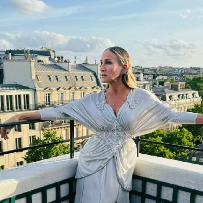 “Non faccio selfie con i miei fan, dico sempre di no. Ma in cambio propongo loro un’altra cosa che credo sia più significativa”: le parole di Sarah Jessica Parker