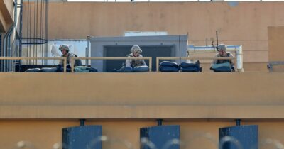 Copertina di Usa evacuano il personale delle ambasciate in Medio Oriente. Israele pronto ad attaccare l’Iran: Teheran avvia esercitazioni