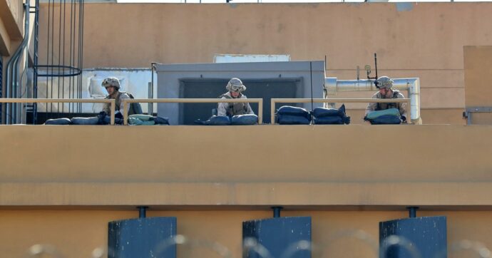 Usa evacuano il personale delle ambasciate in Medio Oriente. Israele pronto ad attaccare l’Iran: Teheran avvia esercitazioni