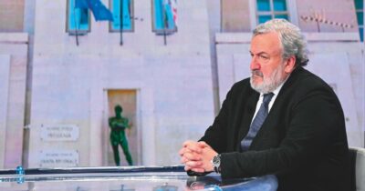 Copertina di Inchieste, delfini e faccendieri: la Puglia di Emiliano ha il suo “mondo di mezzo”